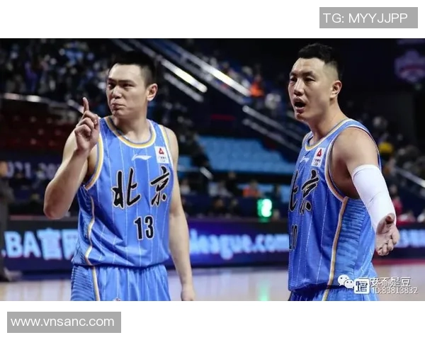 深圳篮球队的比赛经验揭秘：从战术到团队协作的全方位分析