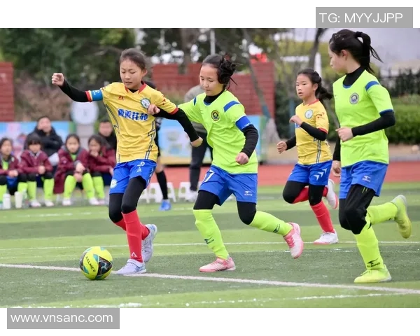 足球明星与他们可爱孩子的温馨瞬间分享